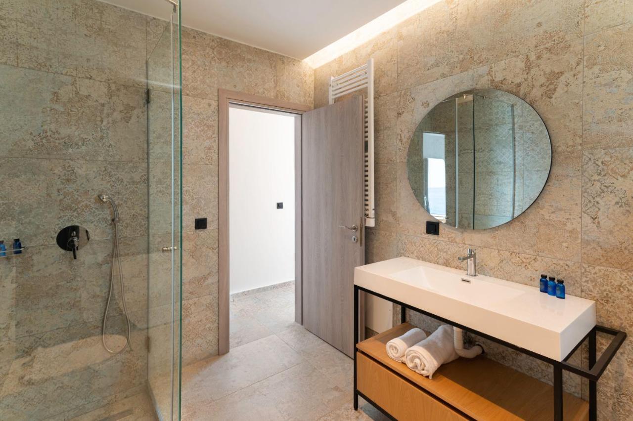 Rozites Luxury Beachfront Villa, By Hellocrete Kerames Exterior foto